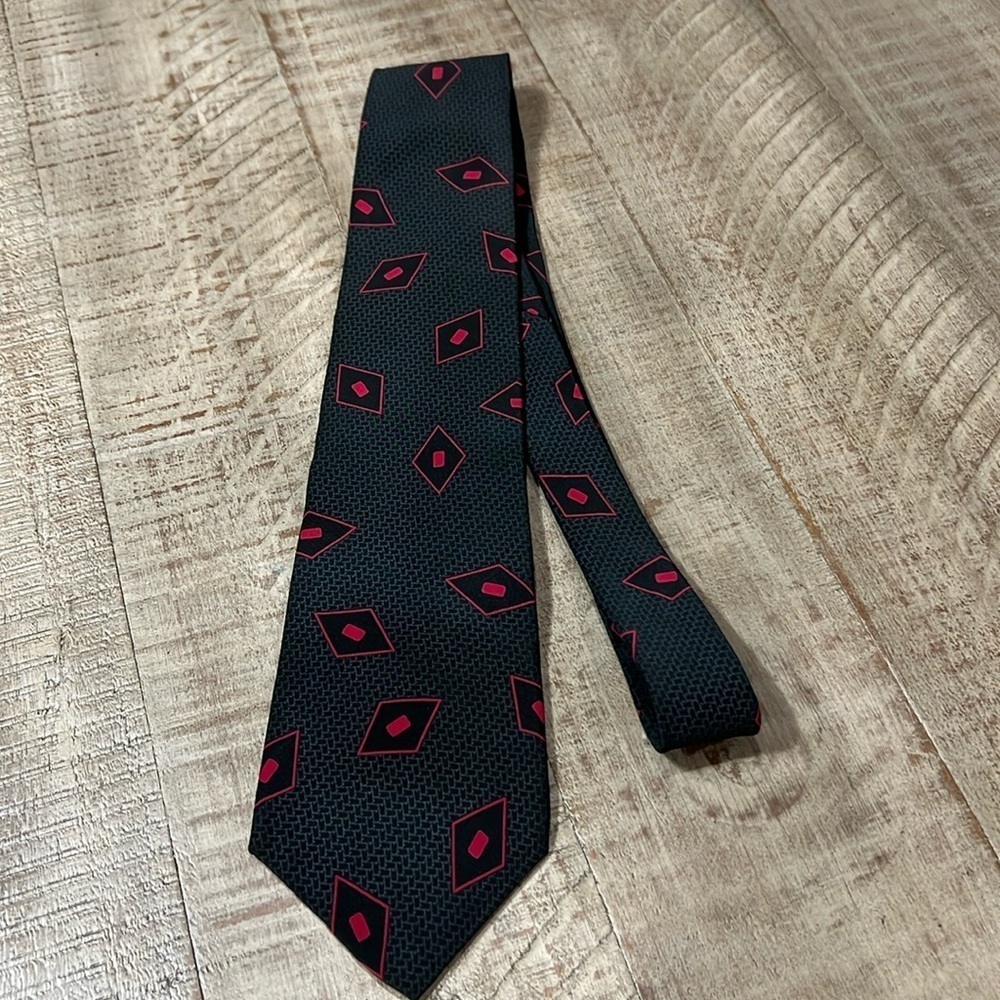 Men’s tie by Limited Express